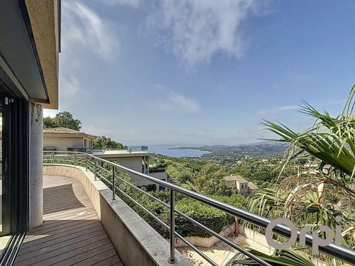 Image d'un maison 7 pièces 225 m² à 1790000€ à roquebrune-sur-argens (83520)