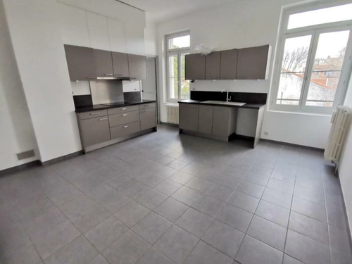 Image d'un appartement 3 pièces 93 m² à 802€ à avignon (84000)