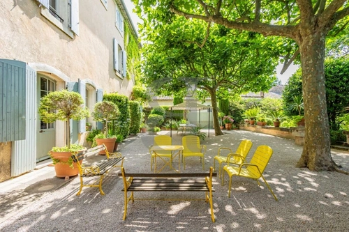 Image d'un maison 11 pièces 344 m² à 995000€ à l'isle-sur-la-sorgue (84800)
