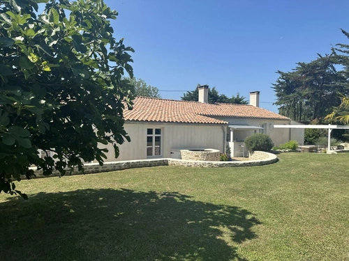 Image d'un maison 4 pièces 197 m² à 695000€ à longeville-sur-mer (85560)