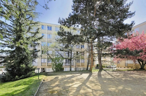 Image d'un studio 30 m² à 128000€ à le plessis-trévise (94420)