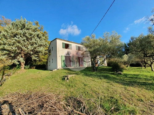 Image d'un maison 5 pièces 144 m² à 388500€ à tourrettes (83440)