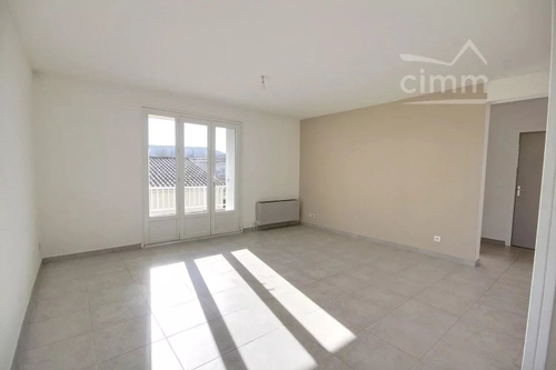 Image d'un appartement 4 pièces 71 m² à 653€ à le teil (07400)