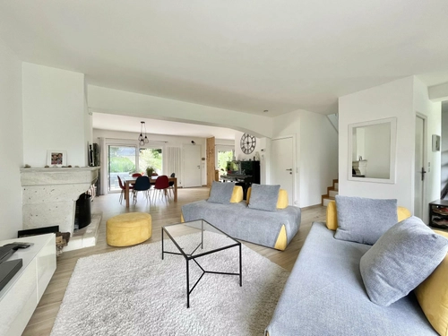 Image d'un maison meublée 7 pièces 172 m² à 3371.87€ à verrières-le-buisson (91370)