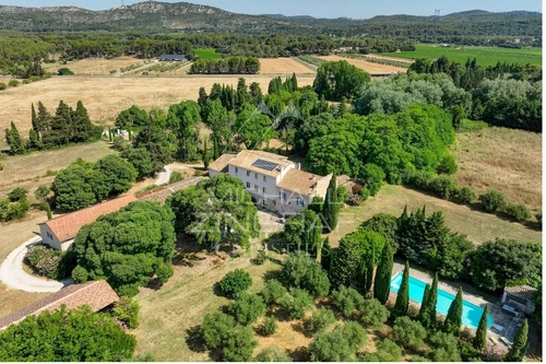 Image d'un maison 27 pièces 1 100 m² à 2900000€ à salon-de-provence (13300)