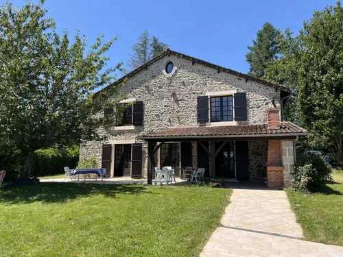 Image d'un maison 8 pièces 327 m² à 299600€ à champniers-et-reilhac (24360)