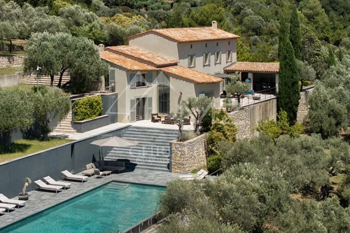 Image d'un maison 9 pièces 369 m² à 4150000€ à fayence (83440)