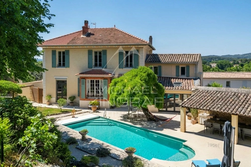 Image d'un maison 10 pièces 260 m² à 1750000€ à lambesc (13410)