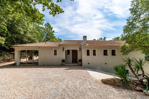 Image d'un maison 7 pièces 135 m² à 795000€ à bagnols-en-forêt (83600)