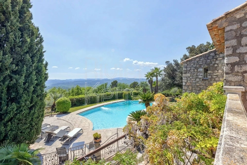 Image d'un maison 9 pièces 358 m² à 2500000€ à montauroux (83440)