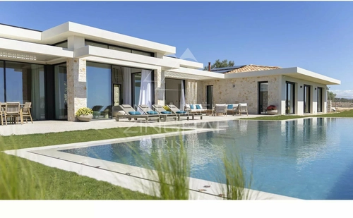 Image d'un maison 9 pièces 575 m² à 7700000€ à roquefort-les-pins (06330)