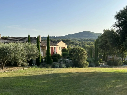 Image d'un maison 6 pièces 218 m² à 1575000€ à mallemort (13370)