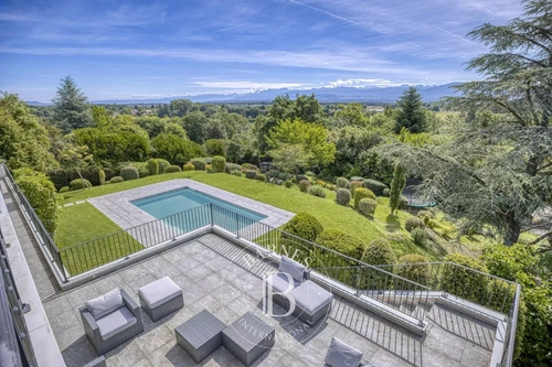Image d'un maison 12 pièces 449 m² à 3750000€ à divonne-les-bains (01220)