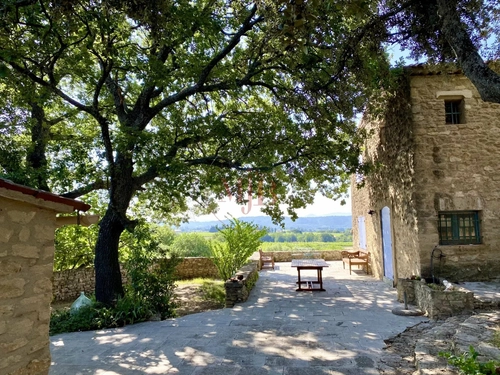 Image d'un maison 15 pièces 478 m² à 1650000€ à cucuron (84160)