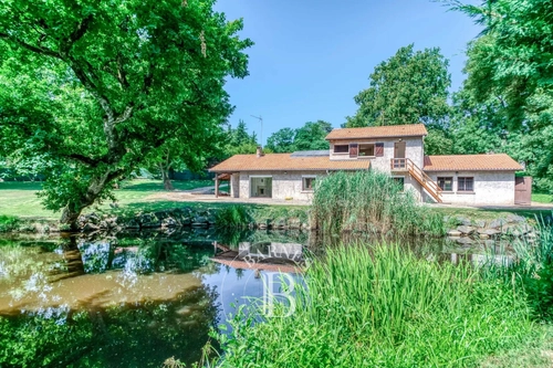 Image d'un maison 5 pièces 203 m² à 1220000€ à "écully" (69130)