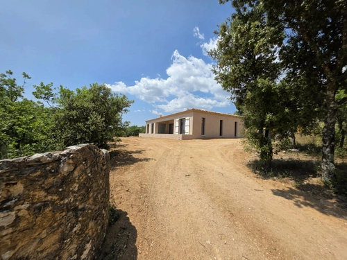 Image d'un maison 5 pièces 185 m² à 890000€ à saint-saturnin-lès-apt (84490)