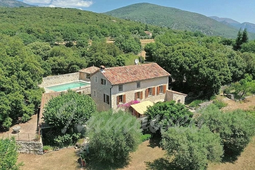 Image d'un maison 6 pièces 180 m² à 1575000€ à mons (63310)