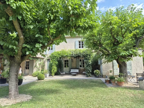 Image d'un maison 8 pièces 245 m² à 1680000€ à saint-étienne-du-grès (13103)