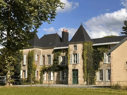 Image d'un maison 15 pièces 380 m² à 854000€ à la roche-sur-yon (85000)