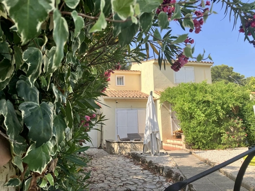 Image d'un maison 4 pièces 105 m² à 327000€ à le cannet-des-maures (83340)