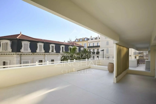 Image d'un appartement 4 pièces 115 m² à 1990000€ à cannes (06400)