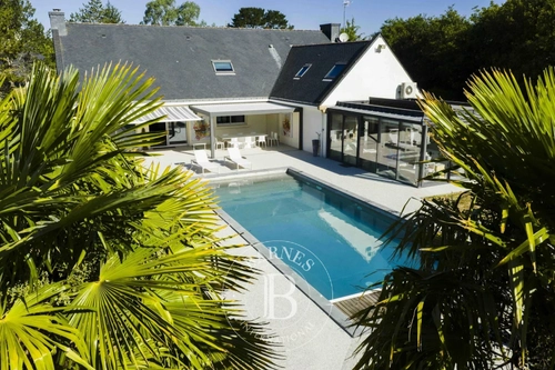 Image d'un maison 11 pièces 247 m² à 1680000€ à saint-andré-des-eaux (44117)