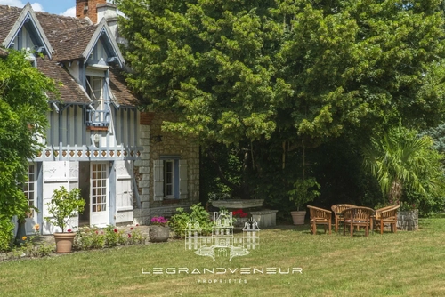Image d'un maison 10 pièces 310 m² à 1614000€ à fontainebleau (77300)