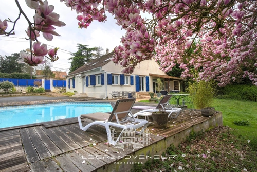 Image d'un maison 8 pièces 202 m² à 676000€ à fontainebleau (77300)