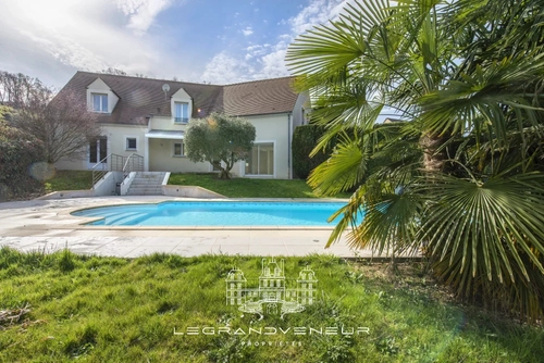 Image d'un maison 8 pièces 260 m² à 820000€ à fontainebleau (77300)