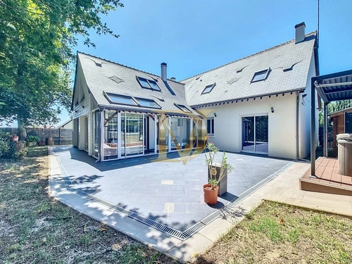 Image d'un maison 10 pièces 227 m² à 499200€ à la croix-en-touraine (37150)