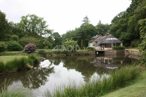 Image d'un maison 9 pièces 266 m² à 1770000€ à vannes (56000)
