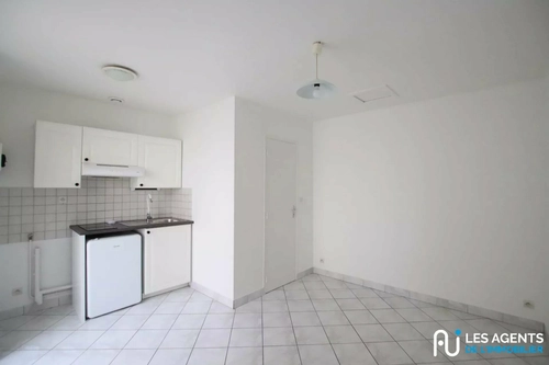 Image d'un appartement 1 pièce 16 m² à 430€ à fleury-les-aubrais (45400)