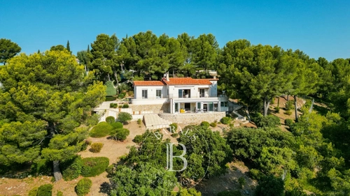 Image d'un maison 7 pièces 205 m² à 2480000€ à cassis (13260)