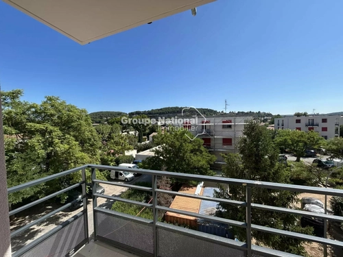 Image d'un appartement 3 pièces 64 m² à 890€ à saint-chamas (13250)