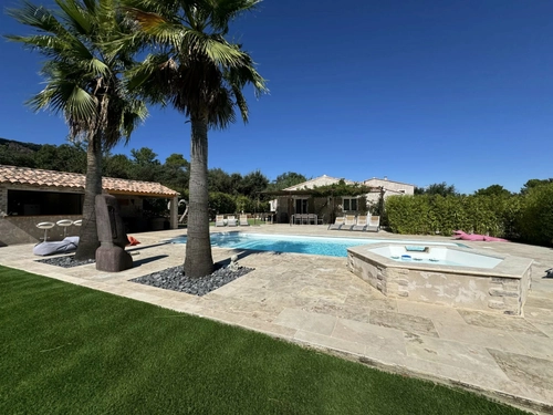 Image d'un maison 10 pièces 270 m² à 980000€ à le cannet-des-maures (83340)