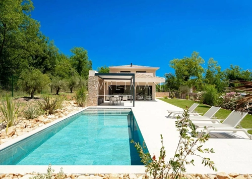 Image d'un maison 5 pièces 240 m² à 3200000€ à tourrettes (83440)