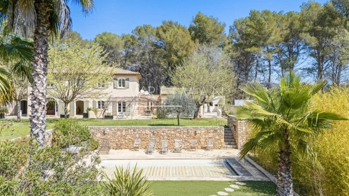 Image d'un maison 10 pièces 260 m² à 1780000€ à trans-en-provence (83720)
