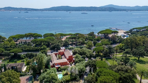 Image d'un maison 6 pièces 180 m² à 1575000€ à grimaud (83310)