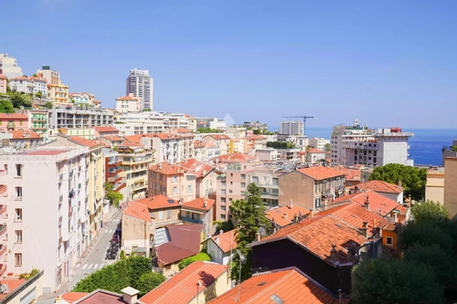 Image d'un appartement meublé 3 pièces 64 m² à 3200€ à beausoleil (06240)