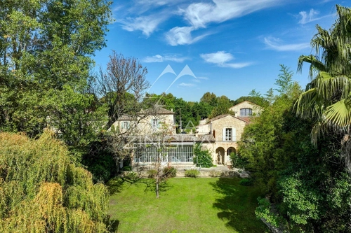 Image d'un maison 8 pièces 225 m² à 1600000€ à avignon (84000)