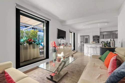 Image d'un appartement 3 pièces 69 m² à 519000€ à vallauris (06220)