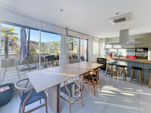 Image d'un appartement 6 pièces 160 m² à 1250000€ à aix-les-bains (73100)