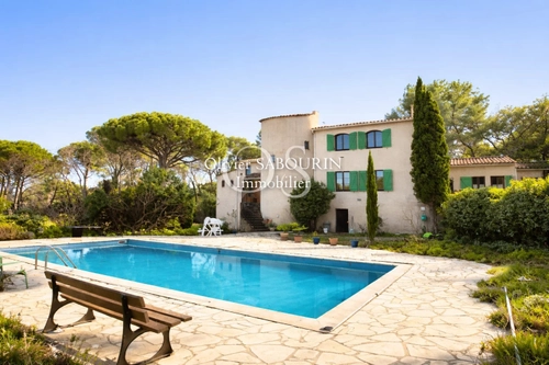 Image d'un maison 13 pièces 422 m² à 990000€ à roquebrune-sur-argens (83520)