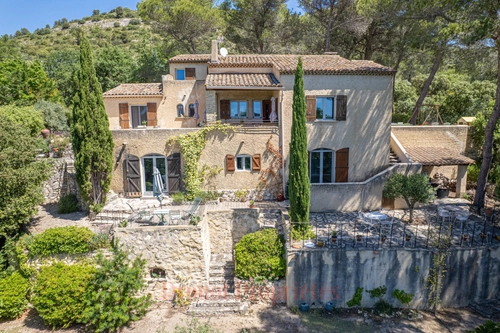 Image d'un maison 8 pièces 208 m² à 940000€ à mérindol (84360)