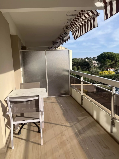 Image d'un appartement meublé 1 pièce 26 m² à 830€ à antibes (06600)