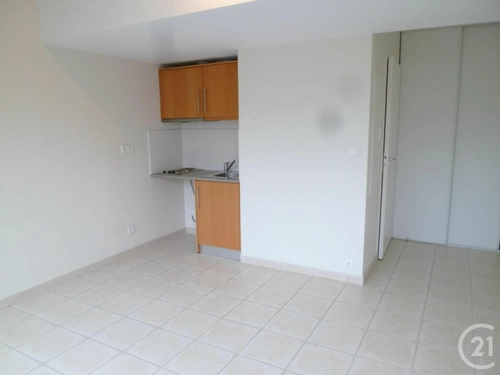 Image d'un studio 19 m² à 305€ à châteauneuf-sur-loire (45110)