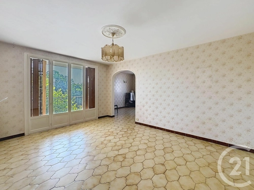 Image d'un appartement 3 pièces 69 m² à 110000€ à montereau-fault-yonne (77130)