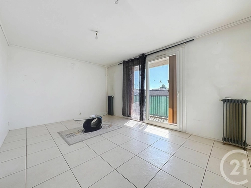 Image d'un appartement 3 pièces 58 m² à 120000€ à montereau-fault-yonne (77130)