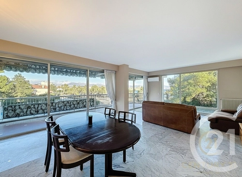 Image d'un appartement meublé 4 pièces 127 m² à 3000€ à antibes (06600)