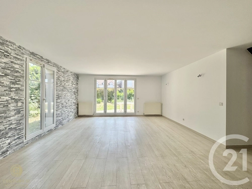 Image d'un maison 7 pièces 192 m² à 2400€ à bussy-saint-georges (77600)